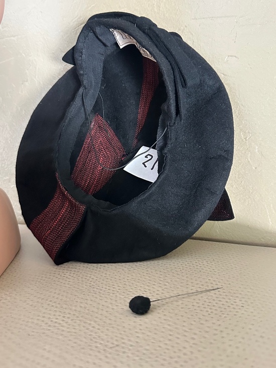 FABULOUS 1940S\' BLACK TILT hat + RED TOPSTITCHING & BACK BOW
